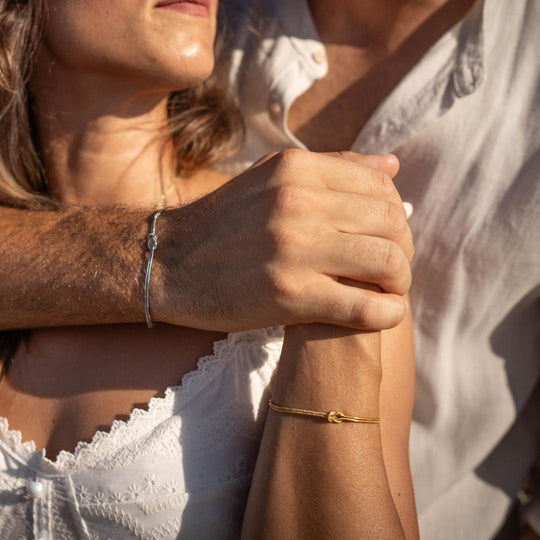 Ella™ | Bracciale Minimalista con Nodo Amore