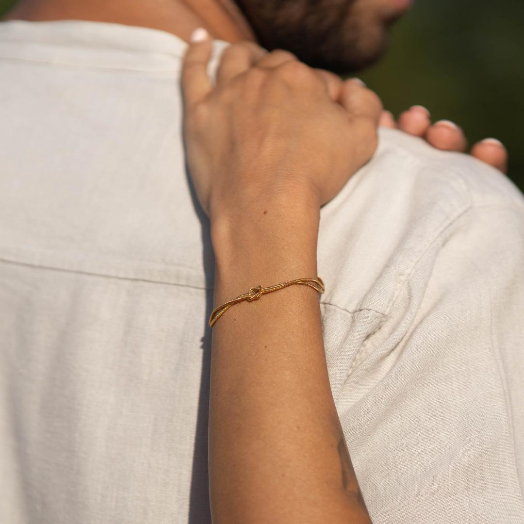 Ella™ | Bracciale Minimalista con Nodo Amore