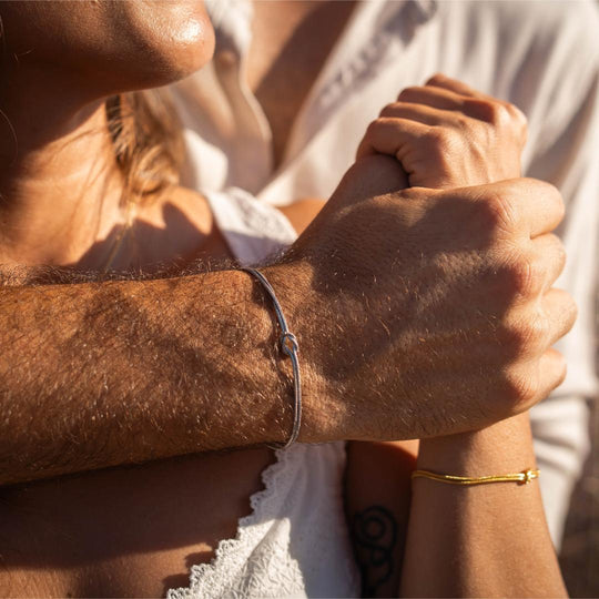 Ella™ | Bracciale Minimalista con Nodo Amore